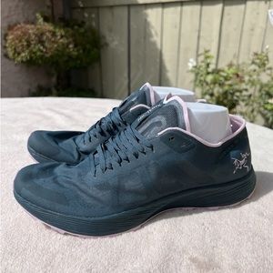 Arc'teryx Norvan SL 2 Trail Running Shoes Womens Size 8.5 Labyrinth Green & Pink
